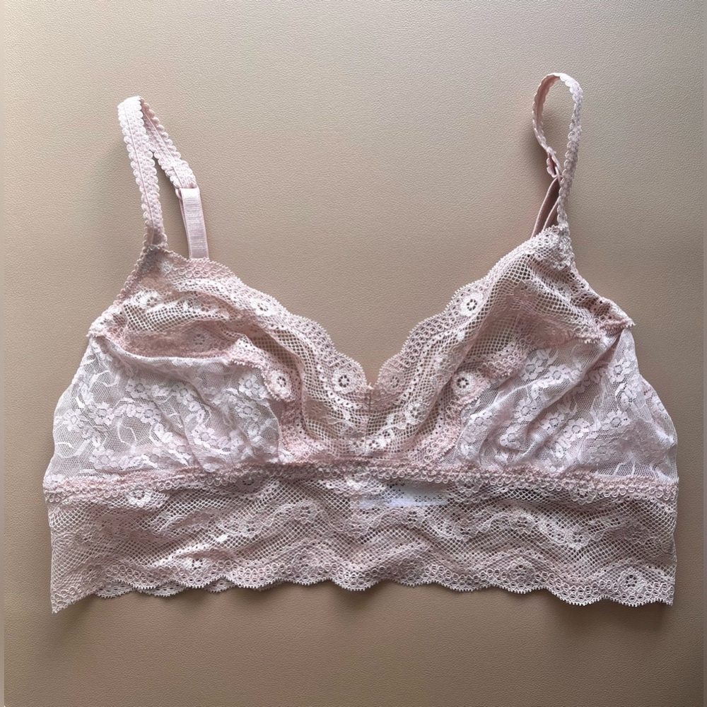 B.tempt'd by Wacoal Lace Kiss Bralette NWOT